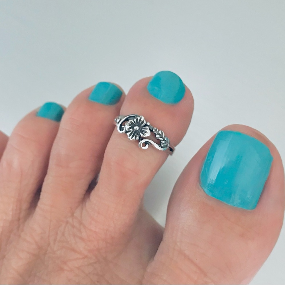 Sterling Silver Flower Toe Ring With Leaf And Swi… - image 1